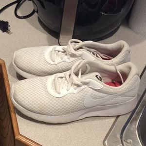 Nike Tanjun Womens shoes